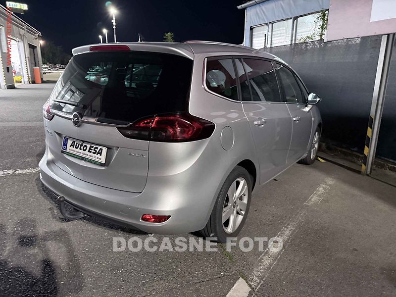 Opel Zafira (2014) 1.6., 1.maj, servis.kniha - fotka 2 z 3