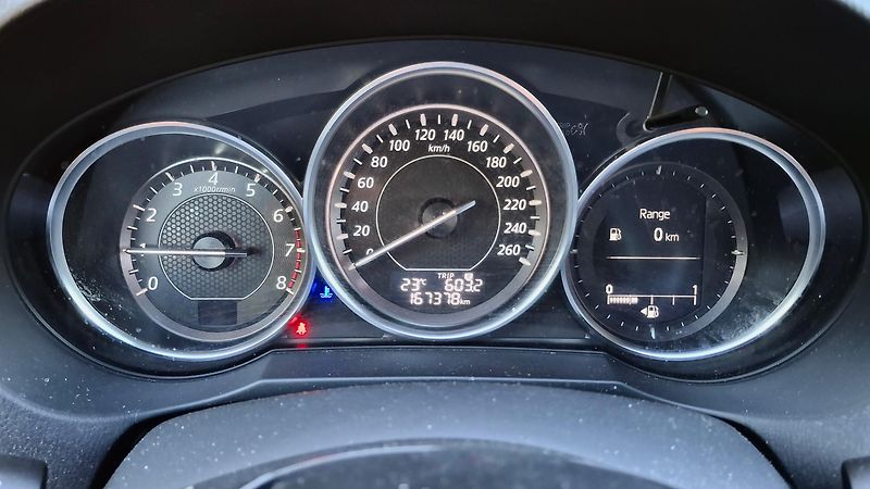 Mazda 6 2.0 benzin Rezervace - fotka 18 z 28