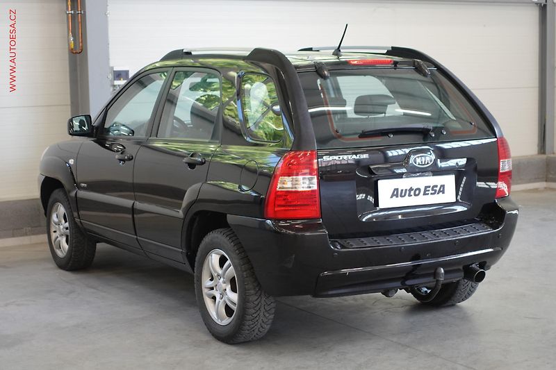 Kia Sportage (2005) 2.0i 4x4, AC, temp, tažné - fotka 4 z 20