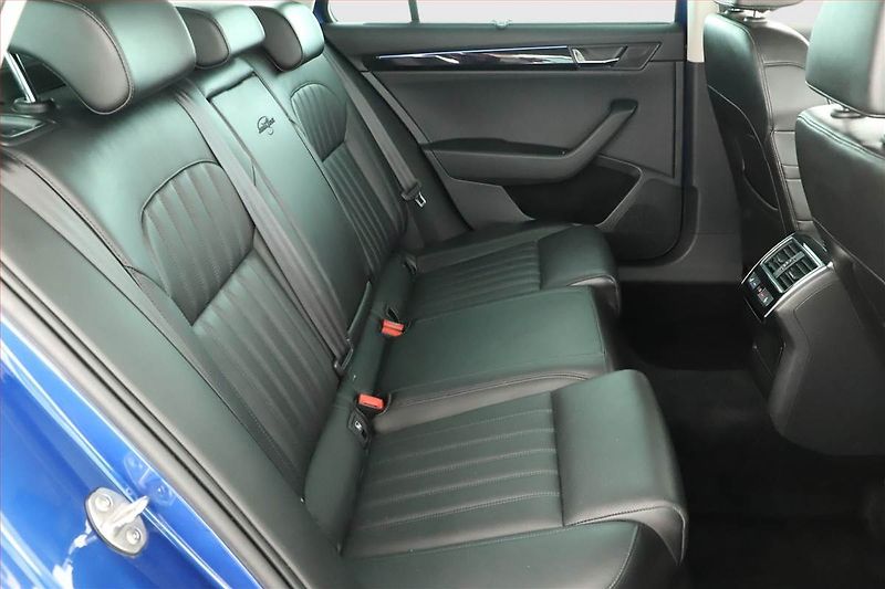 Škoda Superb (2018) Laurin&Klement 2.0 TDI, 4X4 - fotka 9 z 23