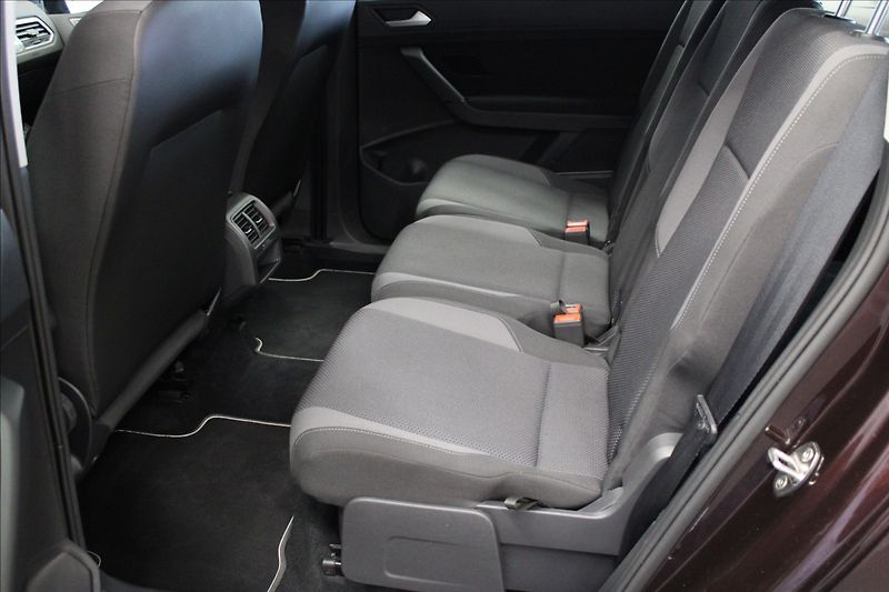 Volkswagen Touran 1,2 TSI 1.majitel - fotka 12 z 31