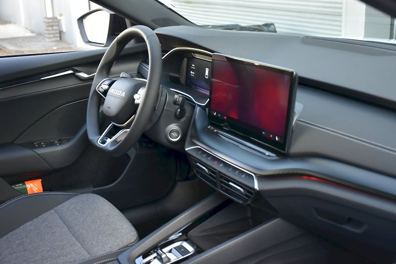 Škoda Octavia (2026) Combi Sportline 1,5 TSI m-HEV - fotka 32 z 44