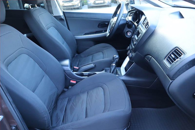 Kia Ceed (2012) 1.4 CVVT, Serv.kniha - fotka 9 z 19