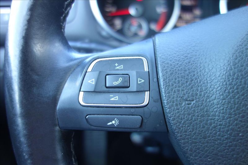 Volkswagen Golf 1,6 TDi 77KW, TRENDLINE. - fotka 22 z 27
