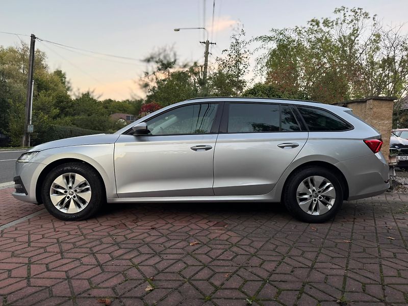 Škoda Octavia 1.5TSi 1.MAJ ČR NEBOUR. ZÁRUKA - fotka 22 z 23