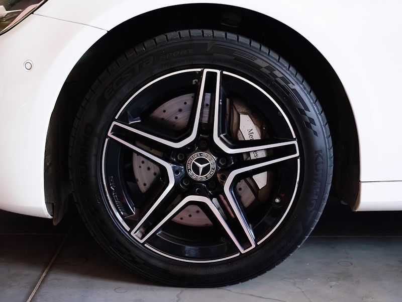 Mercedes-Benz Třídy E 300de 4MATIC AMG Line, DPH - fotka 10 z 34