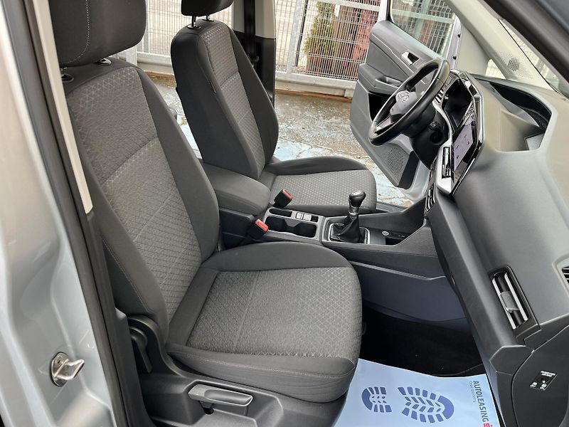 Volkswagen Caddy (2023) 2.0TDI 90KW Tourneo Connect 6r - fotka 11 z 33