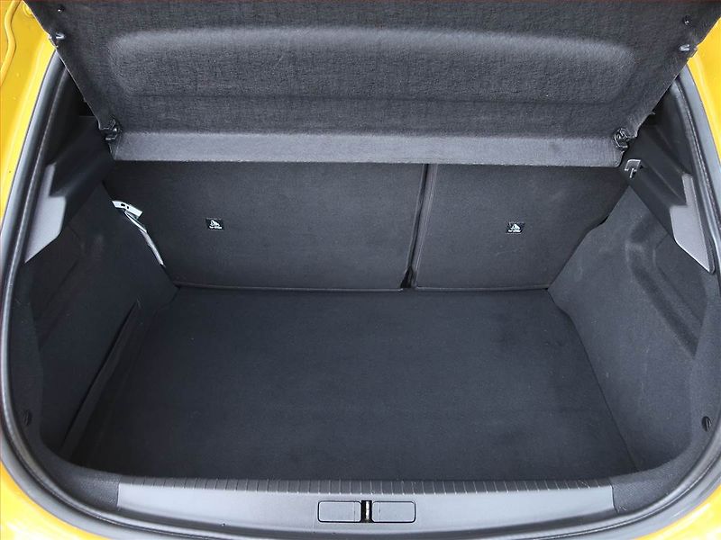 Peugeot 208 (2020) Allure 1.2 PureTech, Automat - fotka 14 z 18