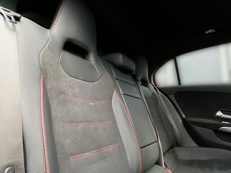 Mercedes-Benz Třídy A 200 AMG Line - fotka 18 z 18