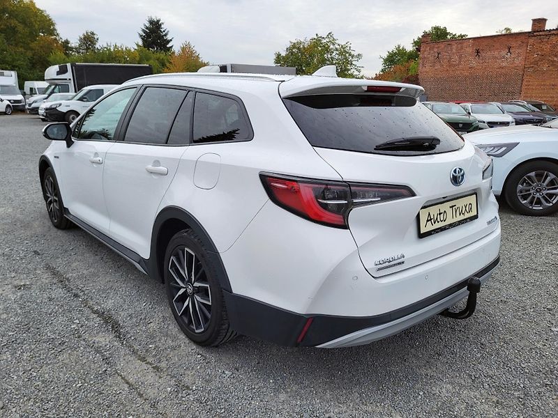 Toyota Corolla 2.0 Hybrid e-CVT 112kW Trek - fotka 3 z 46
