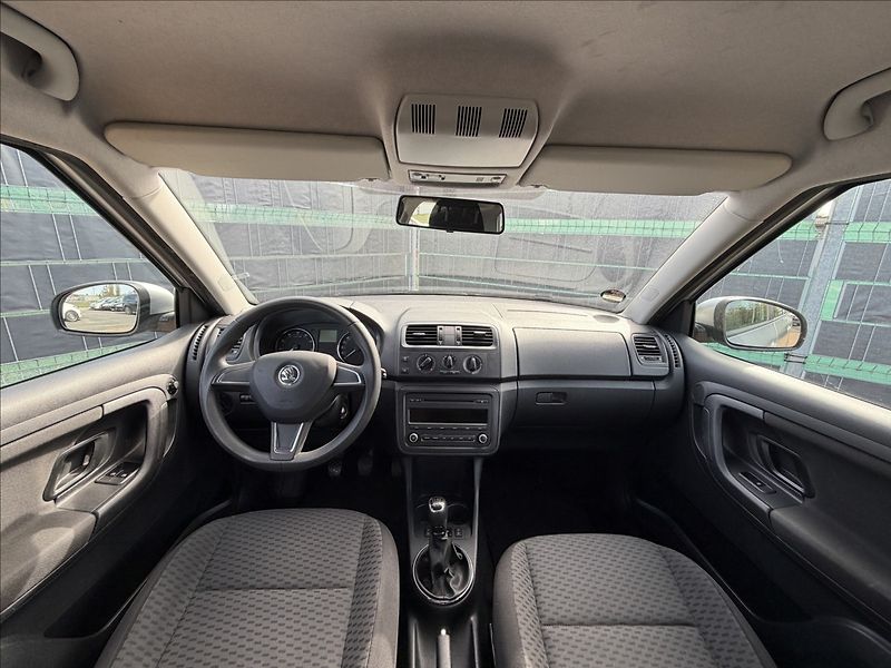 Škoda Fabia II 1.2 TSI Ambition - fotka 7 z 17