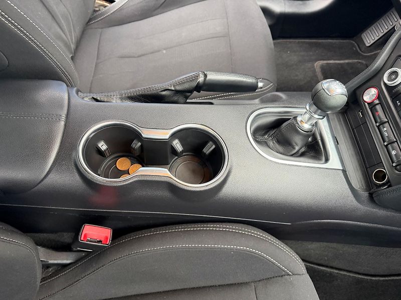 Ford Mustang (2021) 2.3 EcoBoost Manuál BMPR 2021  - fotka 17 z 25