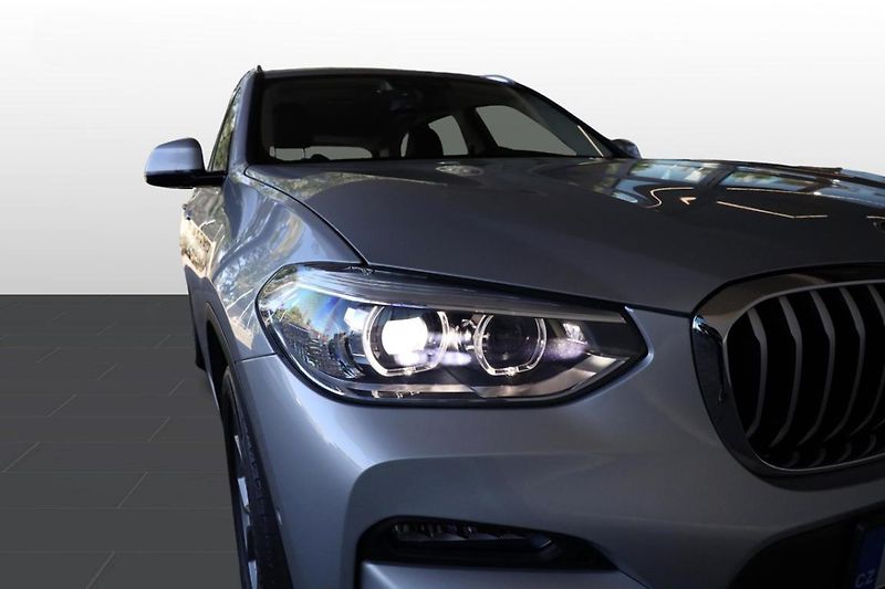 BMW X3 xDrive30i - fotka 15 z 21