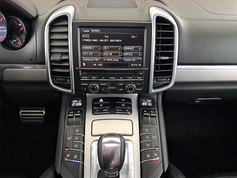 Porsche Cayenne (2010) Turbo - fotka 12 z 23