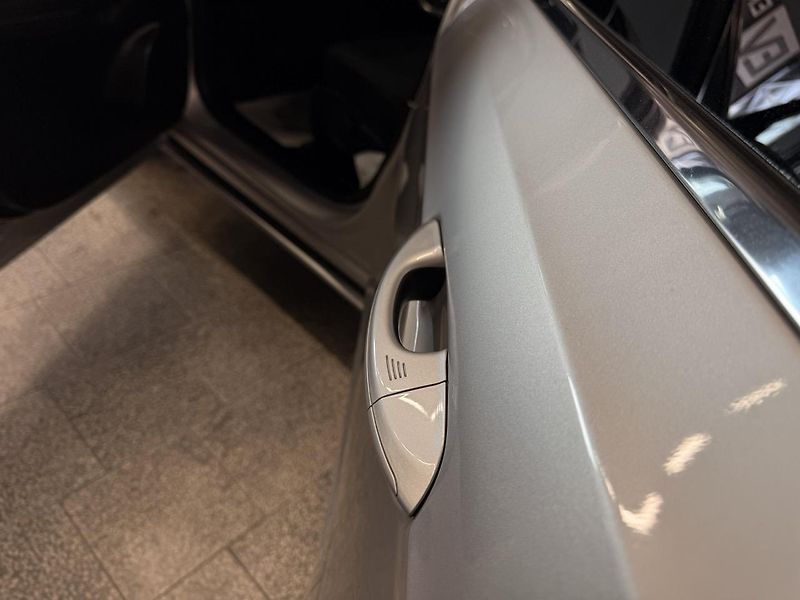 Ford S-MAX (2023) 2.5 HYBRID,TITANIUM,ZÁRUKA - fotka 18 z 35