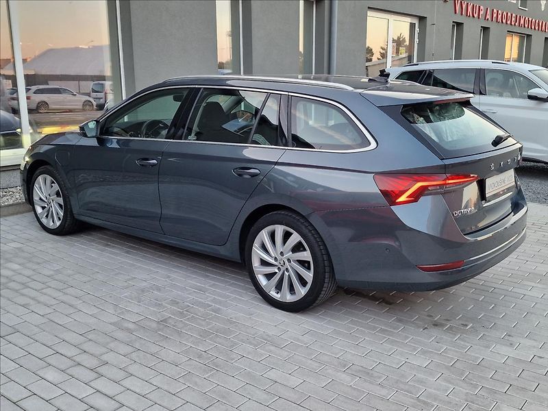 Škoda Octavia 1.4 TSI iV 150kW DSG Style,ČR - fotka 7 z 48