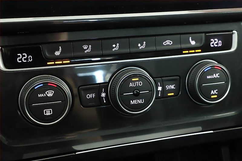 Volkswagen Golf (2020) Marathon Edition 1.5 TSI, ČR - fotka 10 z 15