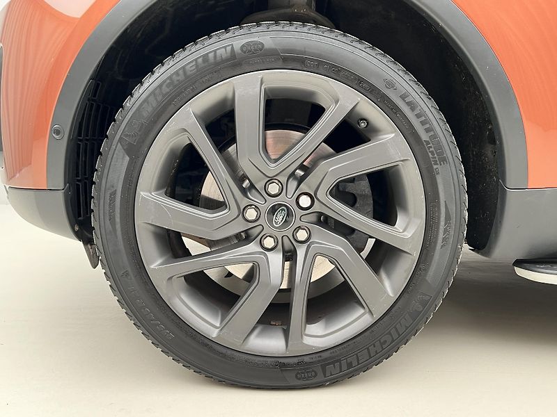 Land Rover Discovery 3.0 TDV6 HSE AWD AUT CZ - fotka 13 z 44