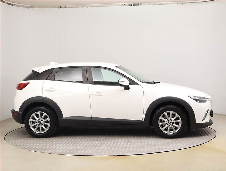 Mazda CX-3 (2016) 2.0 Skyactiv-G, Xenony - fotka 6 z 19