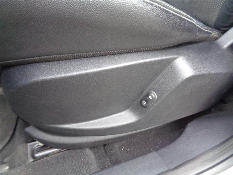 Ford Galaxy 2,2 - fotka 9 z 18