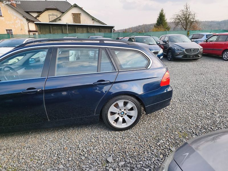 BMW Řada 3 (2008) - fotka 8 z 46