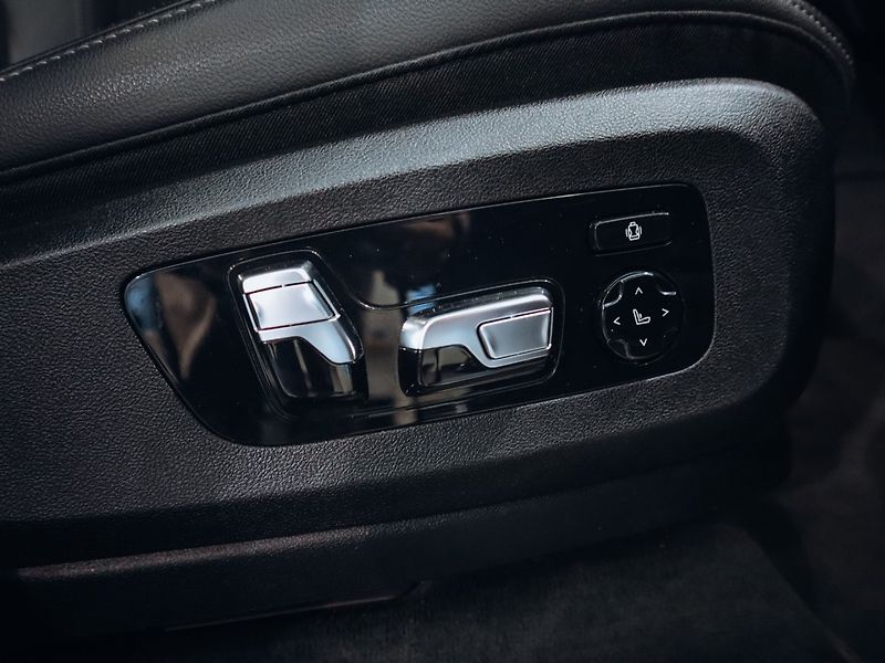 BMW X7 xDrive40i - fotka 31 z 32