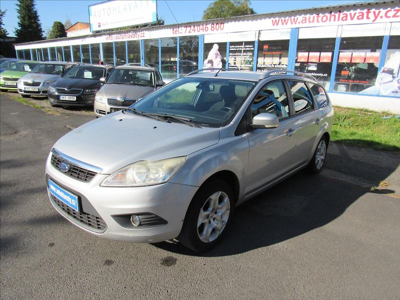 Ford Focus 1,6 74kW Combi - fotka 1 z 24