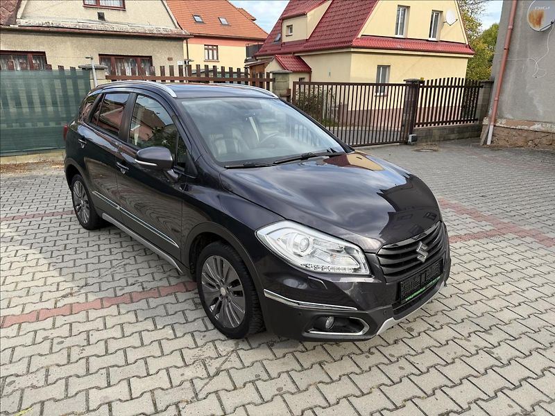 Suzuki SX4 S-Cross 1,6 4x4 AUTOMAT EXCLUSIVE - fotka 1 z 30