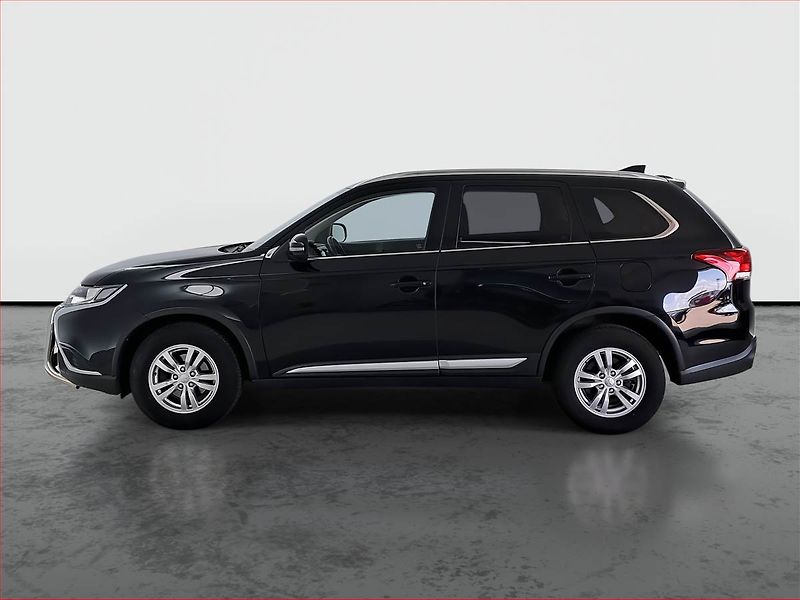 Mitsubishi Outlander (2019) 2.0, 4X4, Automat, ČR,1.maj - fotka 3 z 21