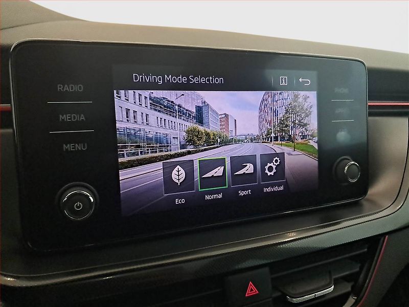 Škoda Scala (2020) Monte Carlo 1.5 TSI, Tempomat - fotka 16 z 17