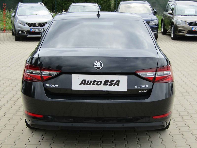 Škoda Superb (2016) 2.0 TDI 4x4, ČR, DSG, bixen - fotka 5 z 25