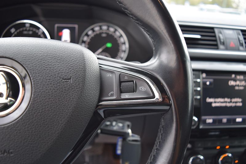 Škoda Superb (2016) 2.0TDI 140kw 4x4 DSG STYLE NAV - fotka 33 z 50