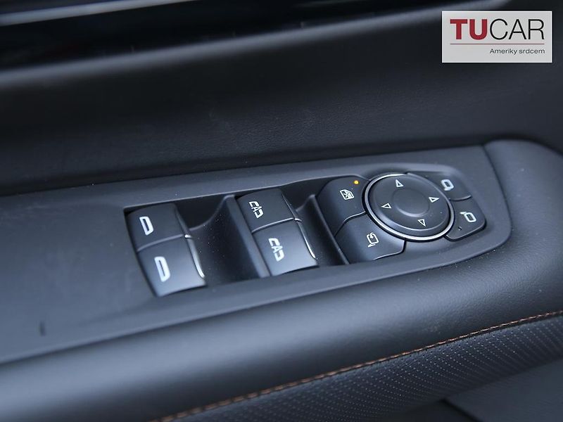 Chevrolet Tahoe High Country 6,2 V8 - fotka 20 z 48