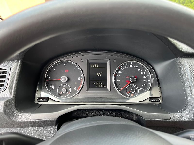 Volkswagen Caddy 2.0 TDi 5 míst  - fotka 14 z 14