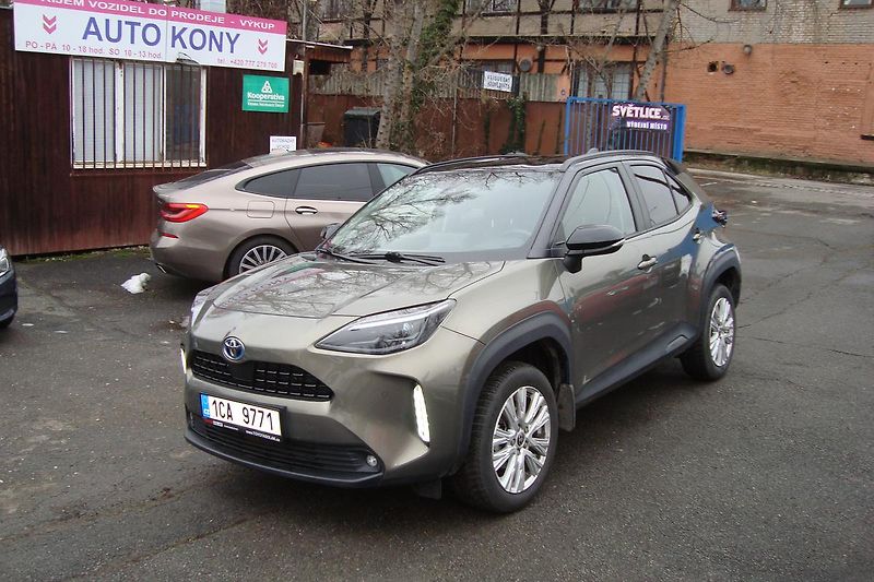 Toyota Yaris Cross (2024) 1.5 Hybrid,ČR,1.Maj.Exetucive - fotka 3 z 83