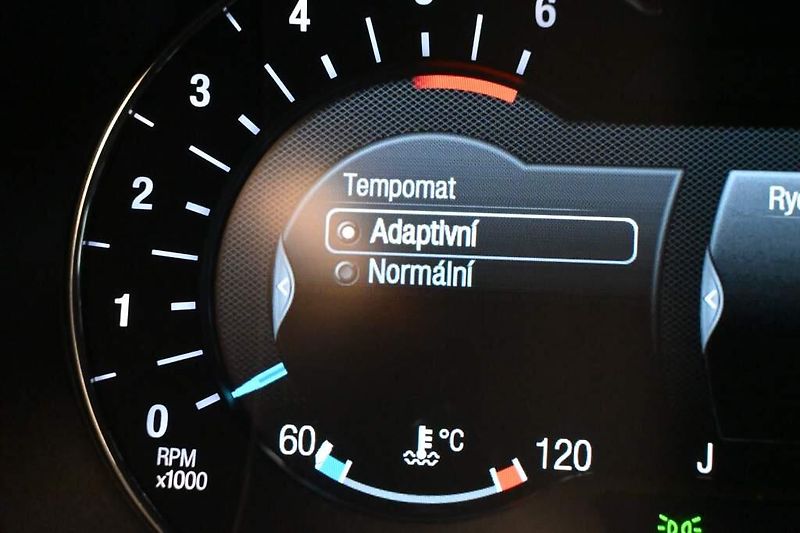 Ford Edge (2019) 2.0 4x4 LED ACC BO Kamera WEBA - fotka 29 z 40