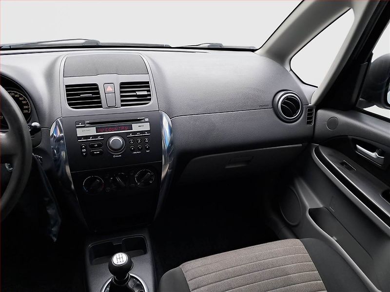 Suzuki SX4 (2011) 1.6 VVT, 4X4, ČR,1.maj - fotka 8 z 16