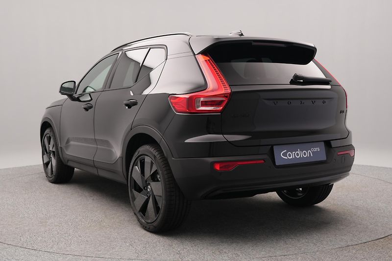Volvo XC40 (2026) B3 BLACK EDITON  PLUS - fotka 10 z 23