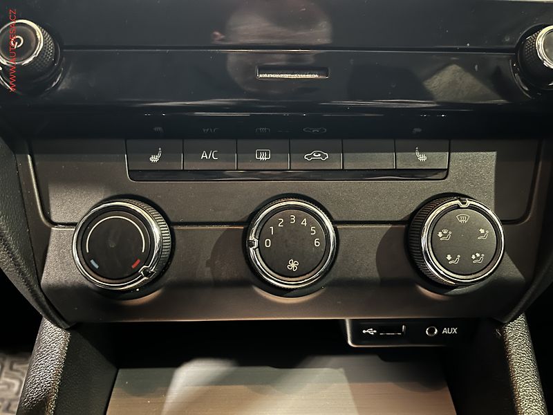 Škoda Octavia (2017) 1.6 TDi, ČR, AC, výhřev sed - fotka 14 z 14