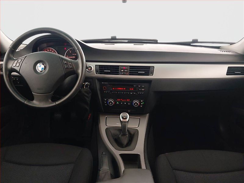 BMW Řada 3 (2008) 320 d, Serv.kniha, nová STK - fotka 8 z 21