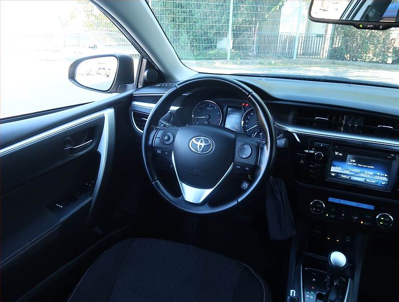Toyota Corolla (2016) 1.6 Valvematic, Automat - fotka 7 z 22