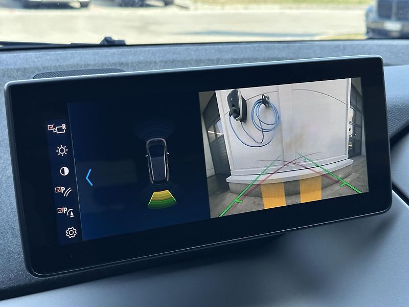 BMW i3 s 120Ah 135kw - fotka 14 z 24