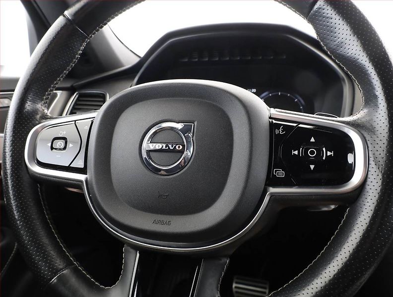 Volvo XC90 (2017) R-Design D5 AWD - fotka 8 z 18
