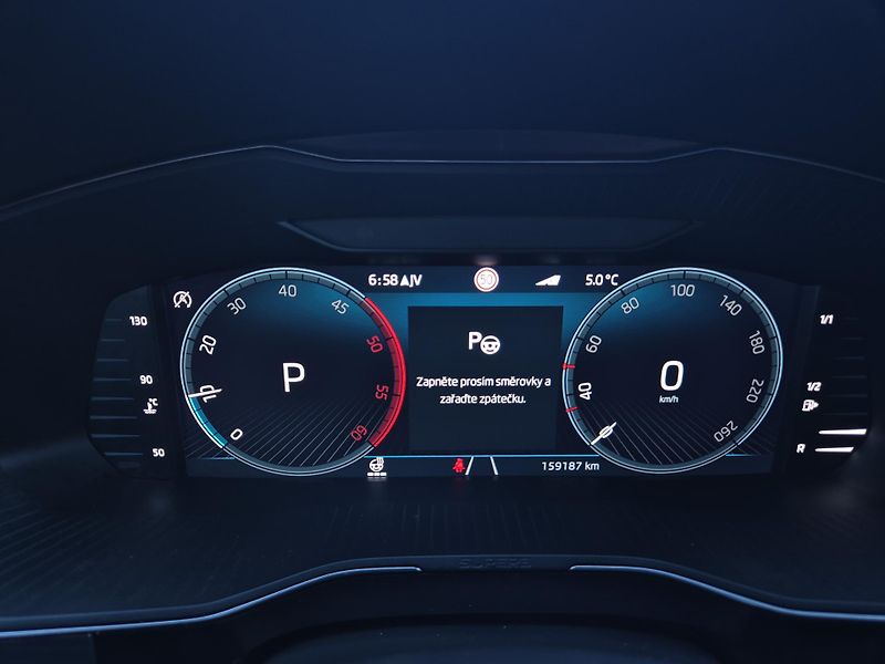 Škoda Superb Combi 2,0TDi DSG 110kw 17ALU - fotka 30 z 48