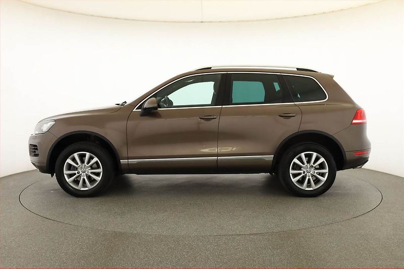 Volkswagen Touareg (2011) 3.0 TDI, 4X4, Automat - fotka 3 z 21