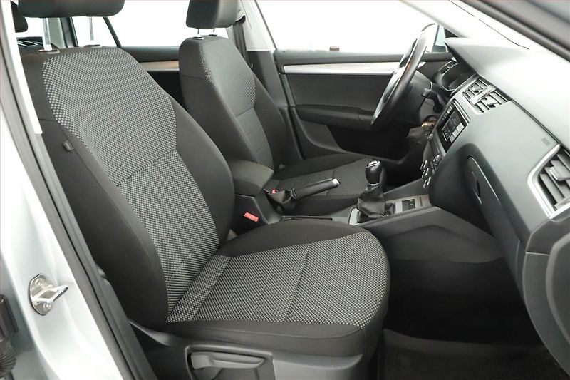 Škoda Octavia (2016) 1.6 TDI, Tempomat - fotka 11 z 13