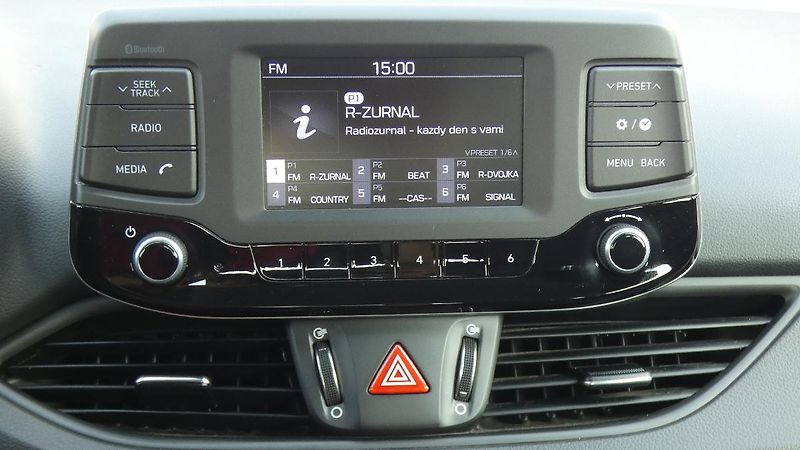 Hyundai i30 Kombi 1,0 T-GDI Trikolor - fotka 16 z 24