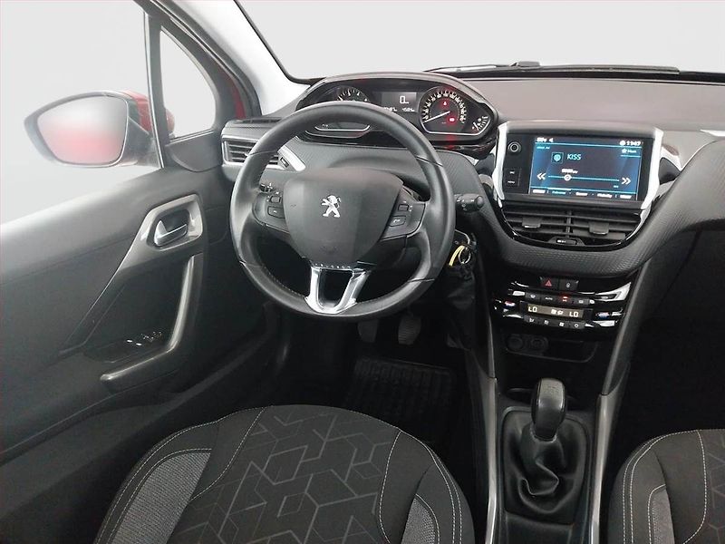Peugeot 2008 (2019) 1.2 PureTech, Tempomat - fotka 7 z 16