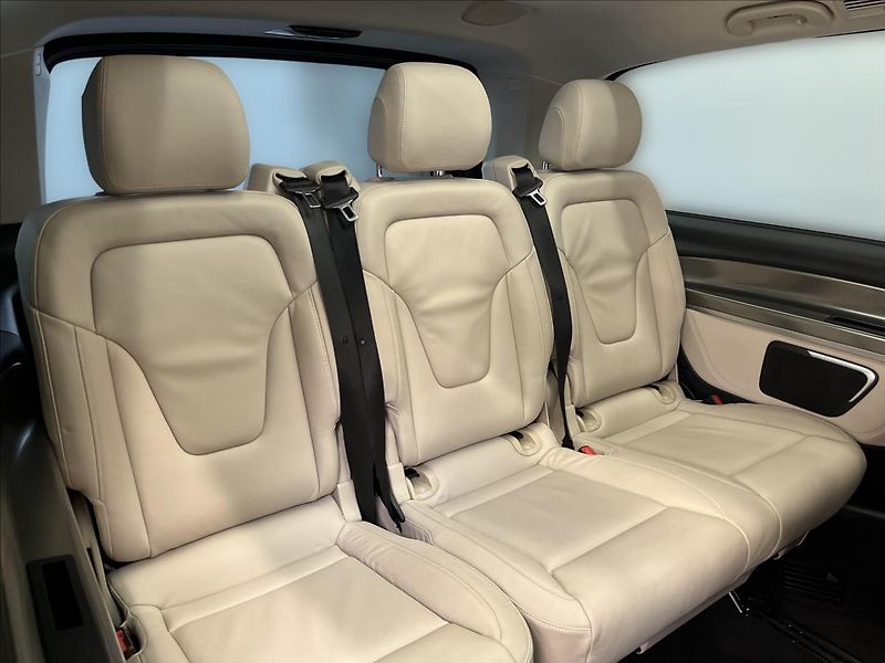 Mercedes-Benz Třídy V 300D 4MATIC EXCLUSIVE Airmatic - fotka 23 z 28