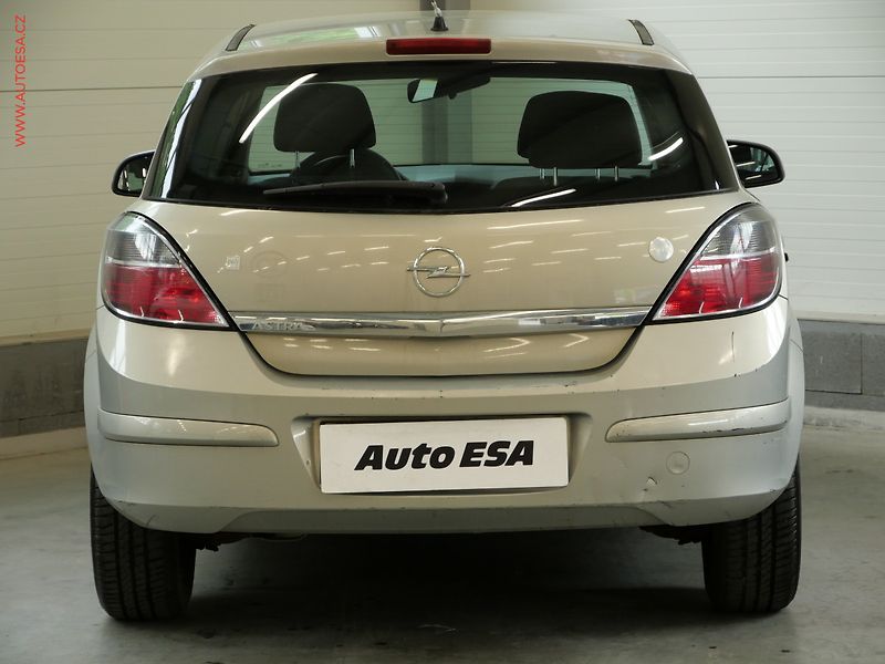 Opel Astra (2011) 1.4 16V, 1.maj,ČR, Klima - fotka 5 z 19